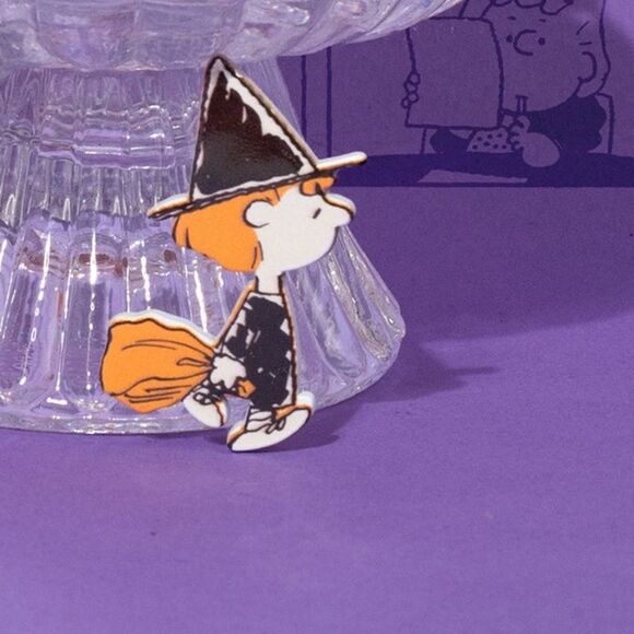 Peanuts x Profusion Sally Witch Halloween Collectors Pin - Picture 1 of 6